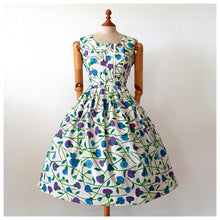 Cargar imagen en el visor de la galería, 1950s - Deadstock NWT - Stunning French Clovers Cotton Dress - W28 (72cm)
