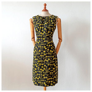 1960s - Gorgeous Black Floral Cotton Dress - W30 (76cm)