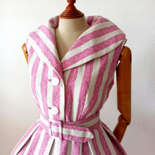 Load image into Gallery viewer, 1950s - JEAN-JACQUES BIDEL, Paris - Exquisite Pink &amp; White Dress - W29 (74cm)
