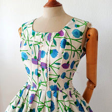 Cargar imagen en el visor de la galería, 1950s - Deadstock NWT - Stunning French Clovers Cotton Dress - W28 (72cm)
