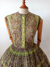 Carica l&#39;immagine nel visualizzatore di Gallery, 1950s 1960s - Gorgeous Abstract Dress - W30 (76cm)
