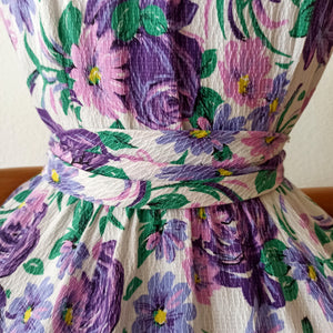 1950s - Stunning Purple Roses Cotton Dress - W26 (66cm)
