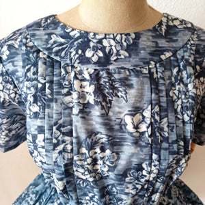 1950s - TREVIRA, Germany - Stunning Blue Floral Dress - W34 (86cm)