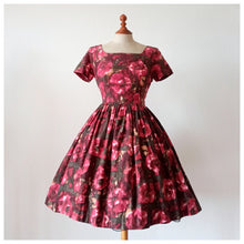 Charger l&#39;image dans la galerie, 1950s - Gorgeous Abstract Floral Cotton Dress - W27 (68cm)
