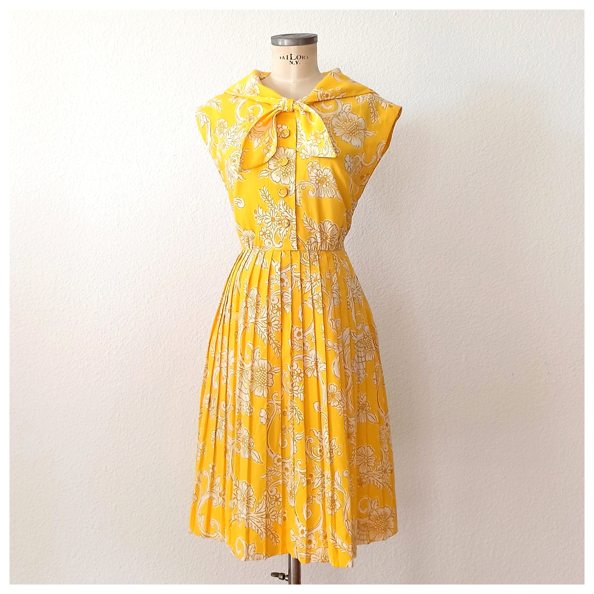 1950s 1960s - LESLIE FAY, USA - Adorable Bow Collar Dress 1950s 1960s - LESLIE FAY, USA - Adorable Bow Collar Dress