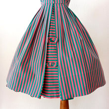 Cargar imagen en el visor de la galería, 1950s 1960s - WENJA, Germany - Pink Green Stripes Dress - W25 (64cm)
