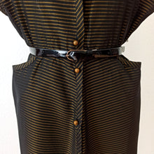 Charger l&#39;image dans la galerie, 1950s - Stunning Black &amp; Gold Striped Satin Dress - W34 (86cm)
