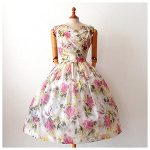 1950s - Adorable Roseprint Lightweight Satin Dress - W27.5 (70cm)