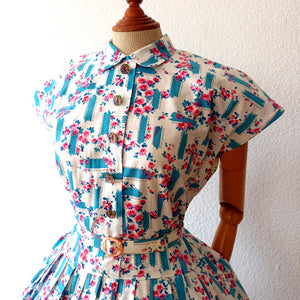 1950s - Adorable Floral Cotton Belted Dress  - W31 (78cm)