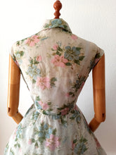 Carica l&#39;immagine nel visualizzatore di Gallery, 1950s - Incredibly Adorable Peter Pan Collar Floral Dress - W28 (72cm)

