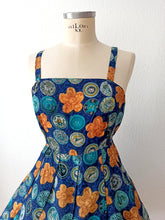 Carica l&#39;immagine nel visualizzatore di Gallery, 1950s - Fabulous Novelty Print Bolero Dress  - W29 (74cm)
