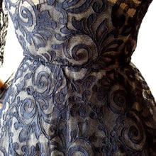 Carica l&#39;immagine nel visualizzatore di Gallery, 1940s 1950s - Outstanding Beauty Lace Dress  - W25/26 (64/66cm)
