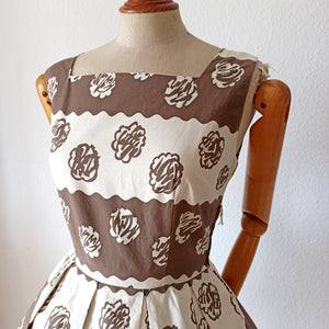 1950s - Gorgeous French Cotton Dress  - W27 (68cm)