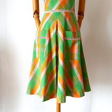 Load image into Gallery viewer, 1970s - Adorable Plaid Cotton Pockets Dress  - W26 (66cm)
