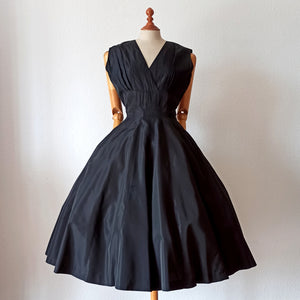 1950s - Stunning Black Satin Night Dress  - W27 (68cm)