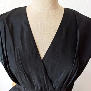 1950s - Stunning Black Satin Night Dress  - W27 (68cm)