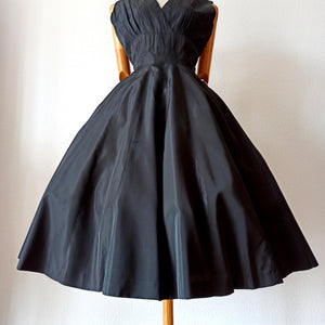 1950s - Stunning Black Satin Night Dress  - W27 (68cm)