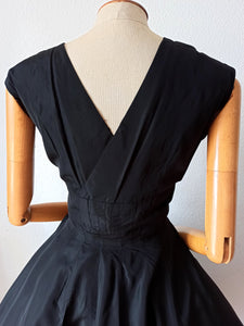 1950s - Stunning Black Satin Night Dress  - W27 (68cm)