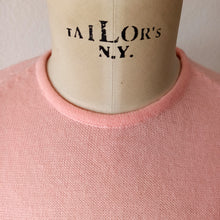 Charger l&#39;image dans la galerie, 1950s 1960s - WELLPUNT, Spain - Adorable Pink Knit Top - Size M/L
