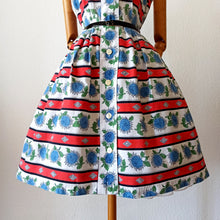 Laden Sie das Bild in den Galerie-Viewer, 1950s - GOLDSIEGEL, Germany - Adorable Sun Flowers Dress - W29 (74cm)
