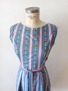 1950s 1960s - DEADSTOCK - Adorable Roseprint Cotton Dress  - W27 (68cm)