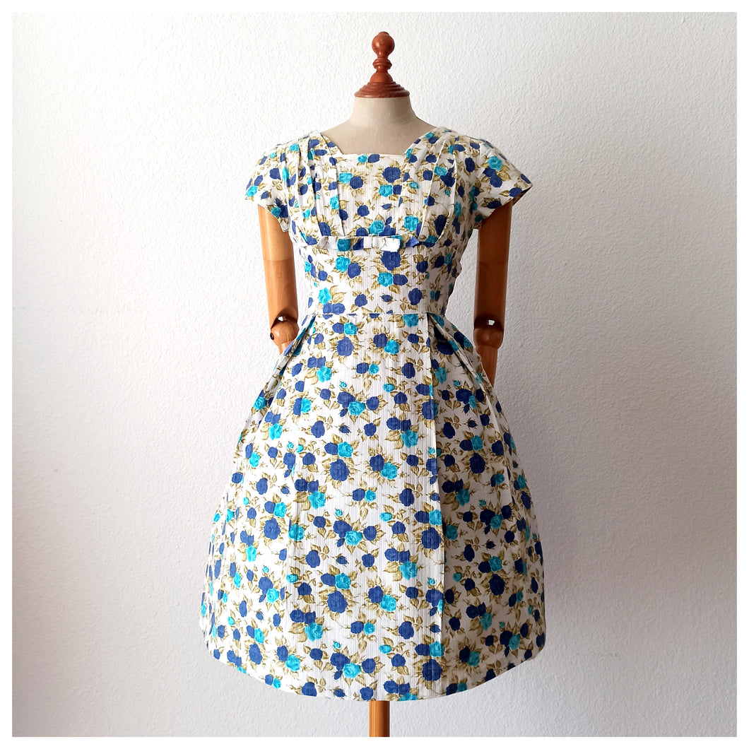 1950s  - Gorgeous Blue Roseprint Cotton Dress - W30 (76cm)