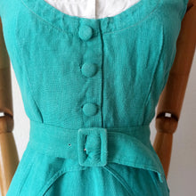 Cargar imagen en el visor de la galería, 1940s 1950s - Gorgeous Green Linen Dress - W26 (66cm)
