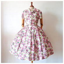 Carica l&#39;immagine nel visualizzatore di Gallery, 1950s - Adorable Roseprint Rayon Dress - W26 (66cm)
