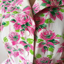 Cargar imagen en el visor de la galería, 1950s - Adorable Roseprint Rayon Dress - W26 (66cm)
