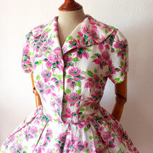 Cargar imagen en el visor de la galería, 1950s - Adorable Roseprint Rayon Dress - W26 (66cm)
