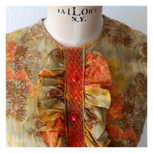 Laden Sie das Bild in den Galerie-Viewer, 1960s - LENBARRY, USA - Gorgeous Smoked Cotton Dress  - W28.5 (72cm)
