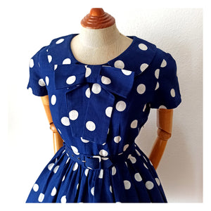 1950s 1960s - Adorable German Bow Neckline Dress - W26 (66cm)