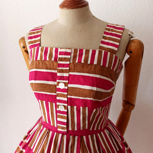 1950s - Lovely Pockets Cotton Dress - W27 (68cm)