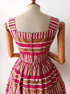 1950s - Lovely Pockets Cotton Dress - W27 (68cm)