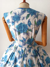 Charger l&#39;image dans la galerie, 1950s - Spectacular French Blue Roseprint Dress - W27 (68cm)
