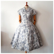 Load image into Gallery viewer, 1950s - Gorgeous Novelty Floral Cotton Dress - W30 (76cm)
