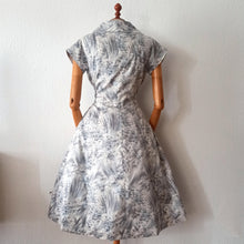 Load image into Gallery viewer, 1950s - Gorgeous Novelty Floral Cotton Dress - W30 (76cm)
