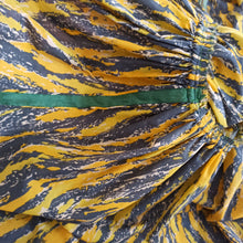 Cargar imagen en el visor de la galería, 1950s - Fabulous French Abstract Dress - W28.5 (72cm)
