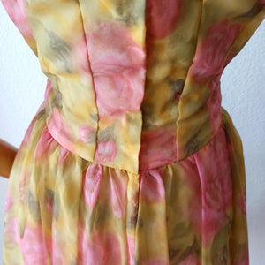 Early 1960s - Adorable Roseprint Organza Dress - W26 (66cm)