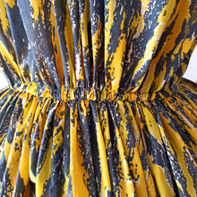 Cargar imagen en el visor de la galería, 1950s - Fabulous French Abstract Dress - W28.5 (72cm)
