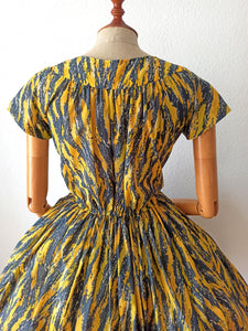 1950s - Fabulous French Abstract Dress - W28.5 (72cm)