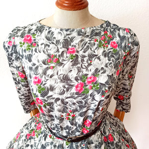 1950s - Exquisite French Roseprint Cotton Dress - W28 (70cm)