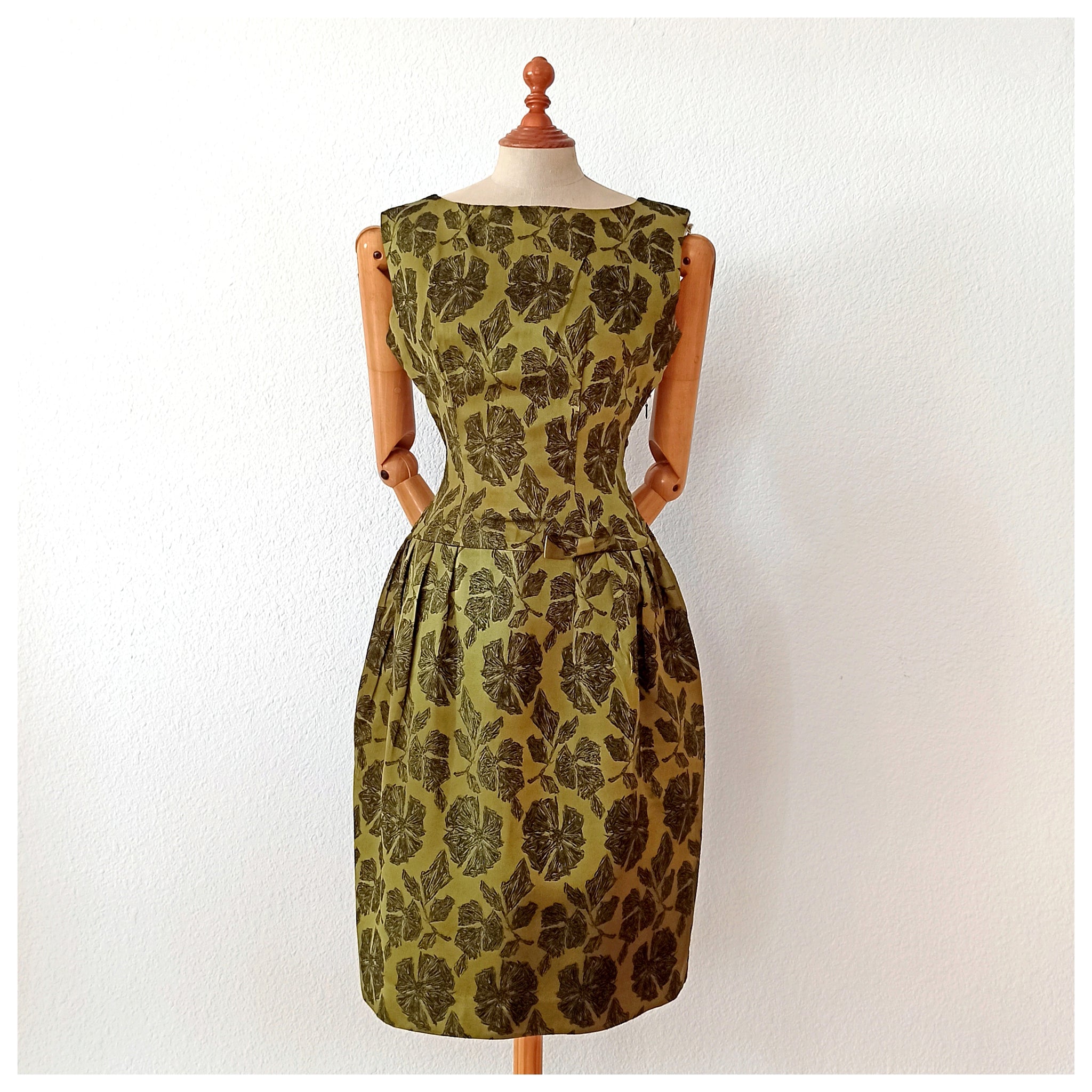 1960s - TINETTA, Germany - Stunning Olive Green Cocktail Dress 1960s - TINETTA, Germany - Stunning Olive Green Cocktail Dress