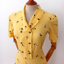 Load image into Gallery viewer, 1940s 1950s - Beautiful Butter Yellow Cotton Dress - W28.5 (72cm)
