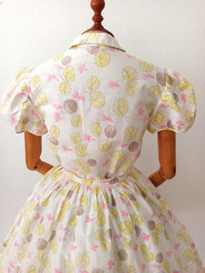 1950s - FRANCE - Adorable Leaves Print Puffed Sleeves Dress - W26 (66cm)