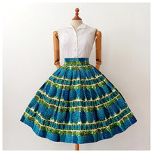 Laden Sie das Bild in den Galerie-Viewer, 1950s - Spectacular Pineapples Novelty Skirt - W26 (66cm)
