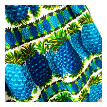 Laden Sie das Bild in den Galerie-Viewer, 1950s - Spectacular Pineapples Novelty Skirt - W26 (66cm)
