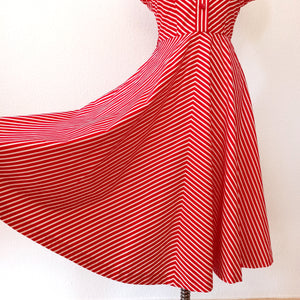 1940s - Iconic Candy Cane Striped Cotton Dress - W27 (68cm)