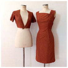 Carica l&#39;immagine nel visualizzatore di Gallery, 1960s - Stunning Brown Cotton Bolero Dress - W28 (72cm)
