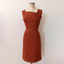 Carica l&#39;immagine nel visualizzatore di Gallery, 1960s - Stunning Brown Cotton Bolero Dress - W28 (72cm)
